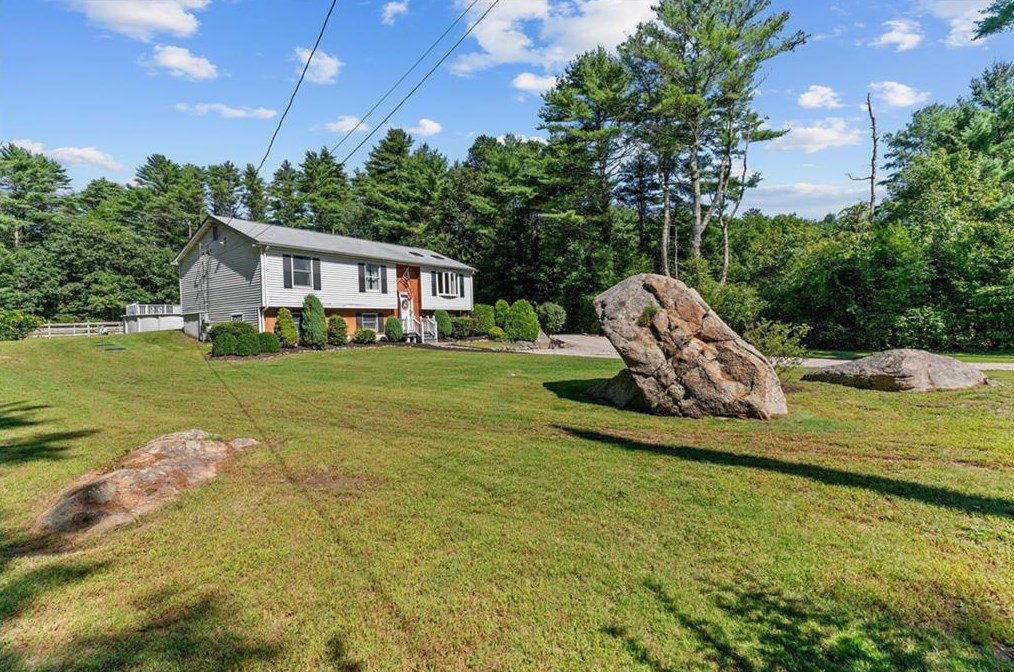 14 Cherry Ln, Richmond, RI 02832