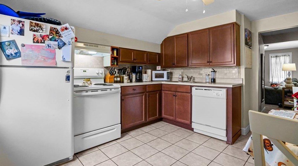 48 Vine St, East Providence RI  02914-4317 exterior