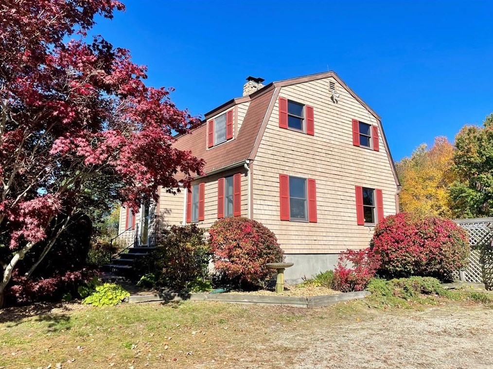 963 Seven Mile Rd, Scituate, RI 02831