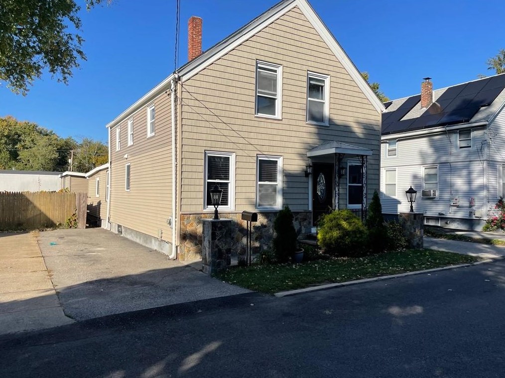 24 Byron St, Cranston, RI 02920