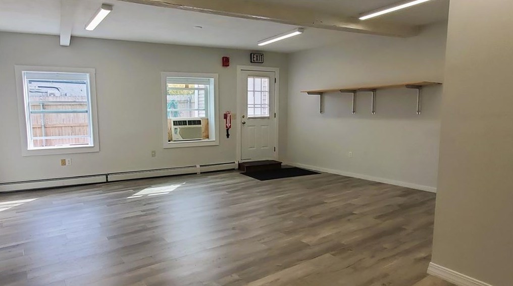 10 Collins St #1, Middletown, RI 02840