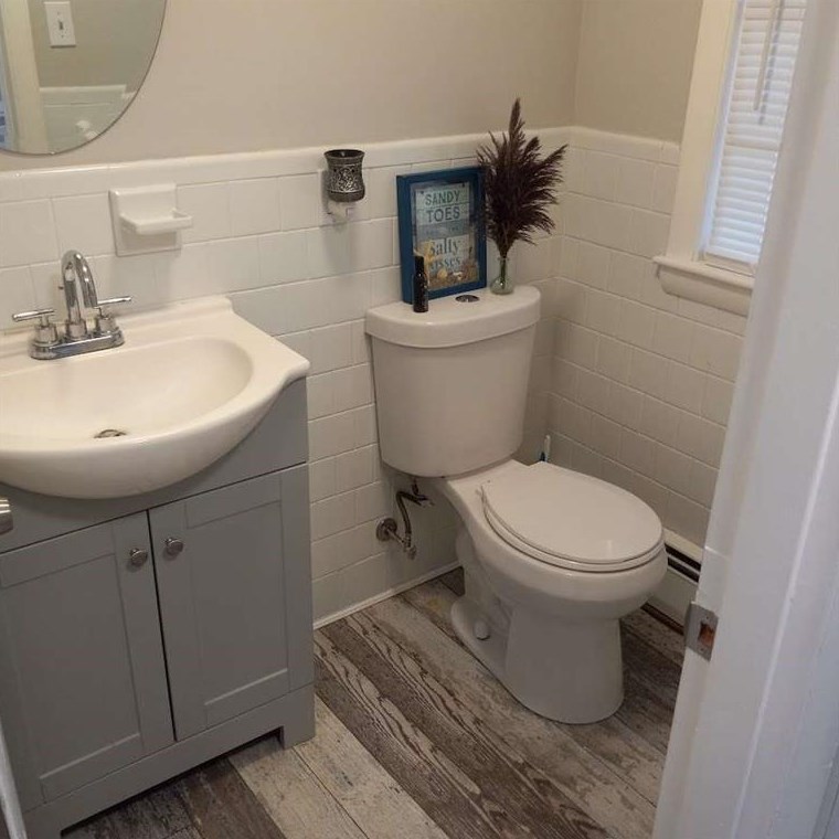 1270 Hope St, Bristol RI  02809-1190 exterior