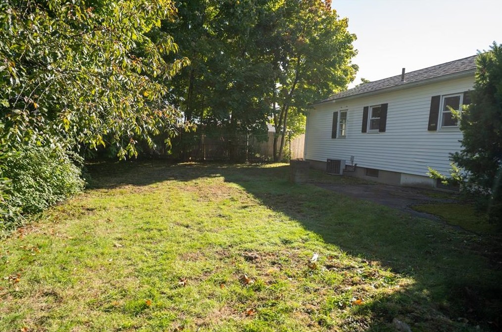 21 Holiday Ave, Warwick, RI 02888