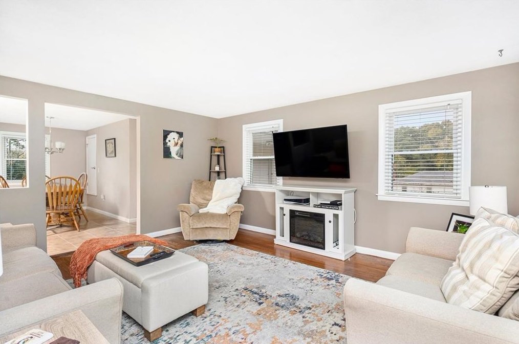 25 Malcolm Rd, North Kingstown, RI 02852