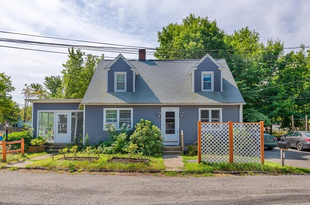 3126 Pawtucket Ave, East Providence, RI 02915
