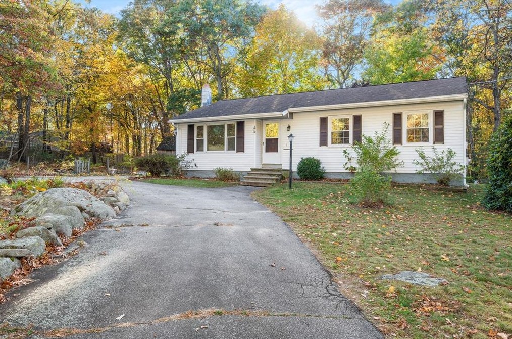 45 Doe Crossing Dr, Glocester, RI 02859