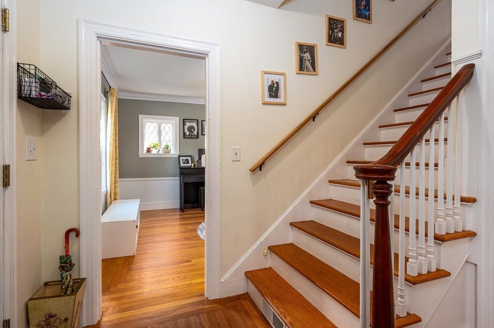 44 Memorial Rd, Providence, RI 02906