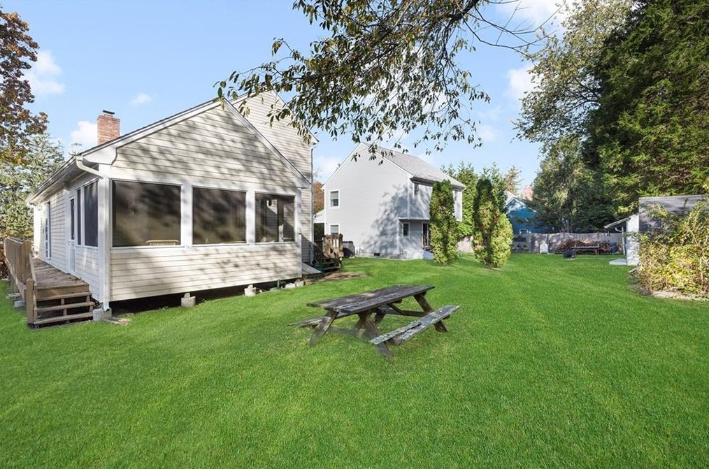 10 Mizzen Ave, Jamestown RI  02835-3026 exterior