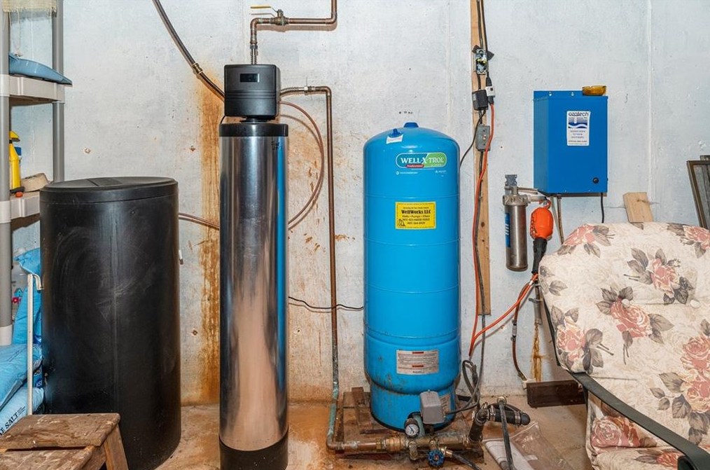 10 Mizzen Ave, Jamestown RI  02835-3026 exterior