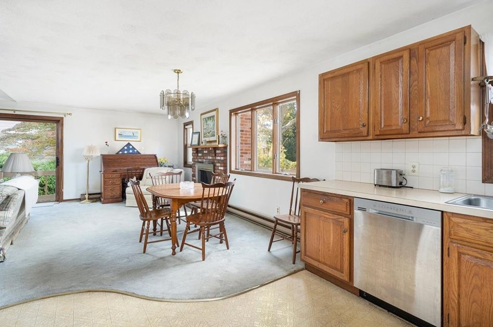 10 Mizzen Ave, Jamestown RI  02835-3026 exterior