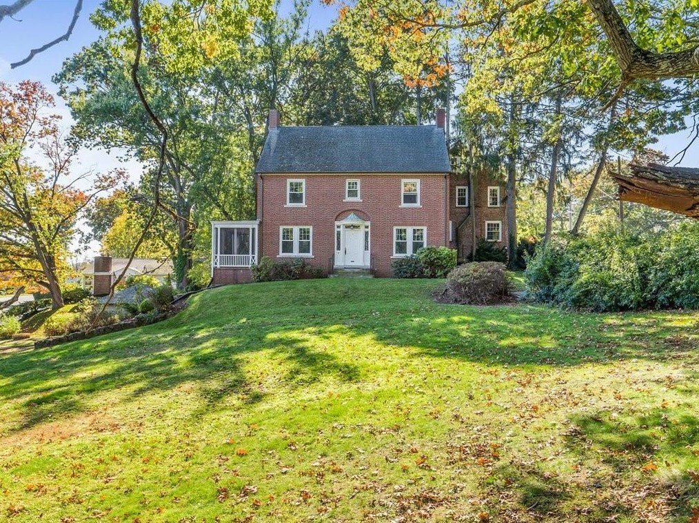 2 Edgewood Blvd, Providence, RI 02905