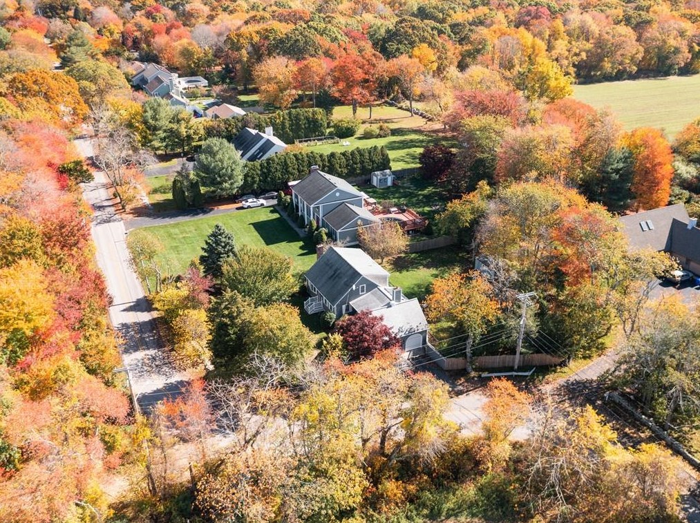 28 Kickemuit Ave, Bristol, RI 02809