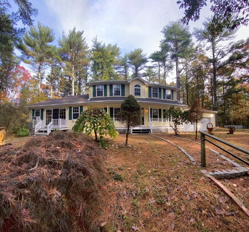 275 Robin Hollow Rd, West Greenwich, RI 02817