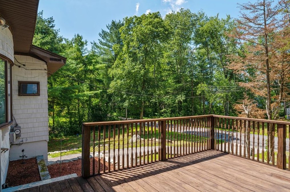 627 Lake Washington Dr, Glocester, RI 02814