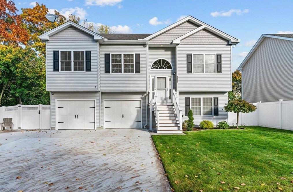 171 Ashley St, Cranston, RI 02920-6430