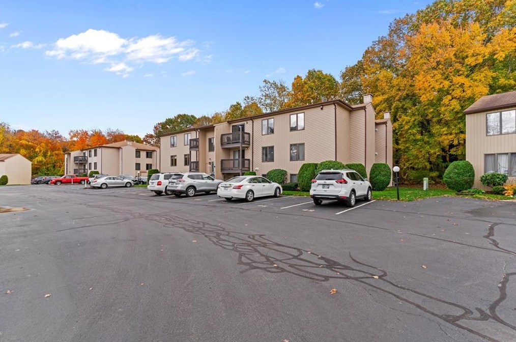 45 Kristee Cir, West Warwick RI  02893-7515 exterior