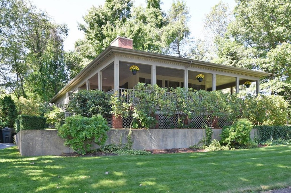 234 Lake Dr, Glocester, RI 02814