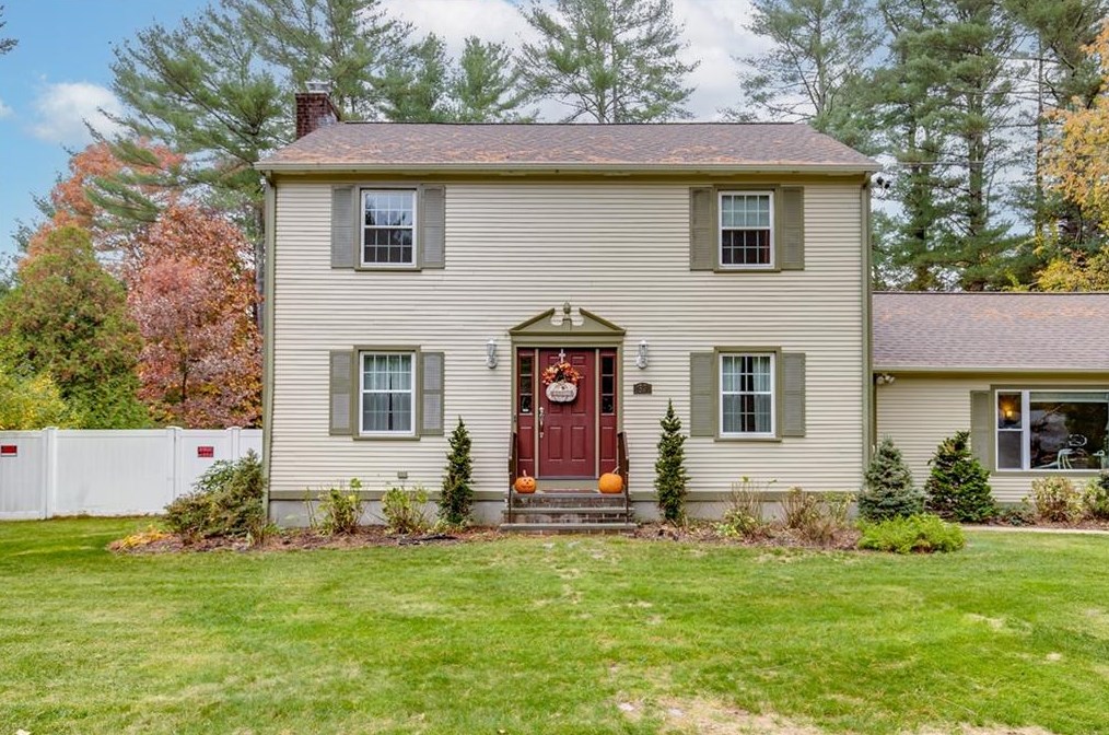 37 Wisteria Dr, Coventry, RI 02816