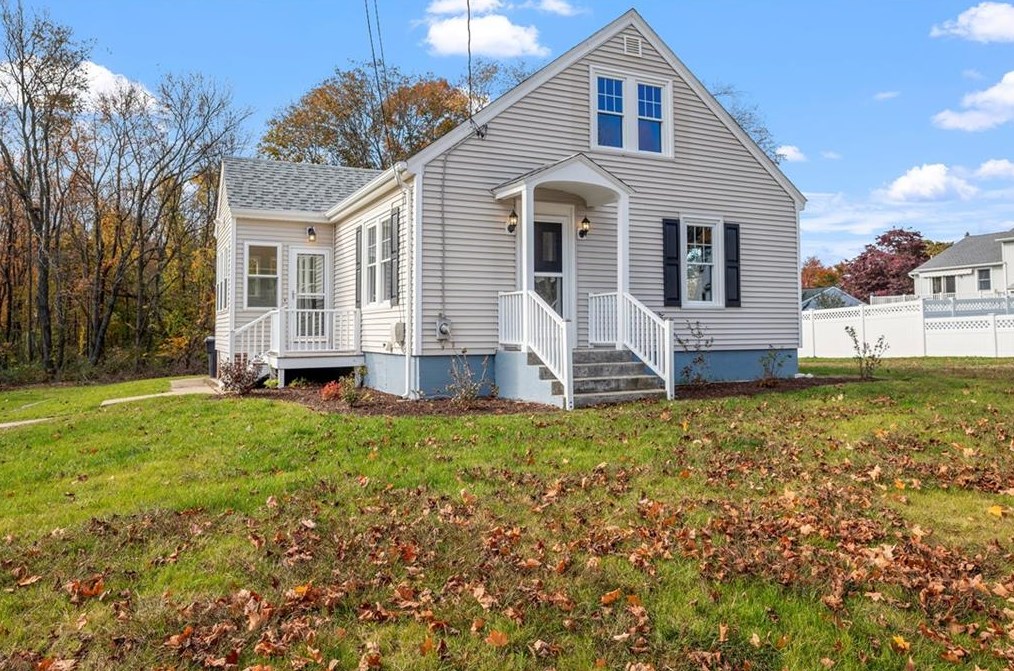 60 Rose Ln, Cumberland, RI 02864