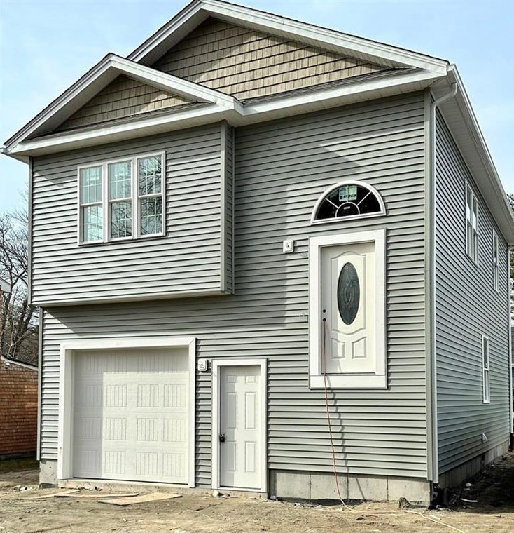 29 Idaho St, Coventry, RI 02816