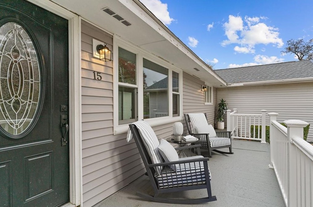 15 Owen Dr, Cumberland, RI 02864