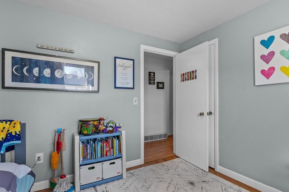 150 Madison Ave, Cranston RI  02920-2365 exterior