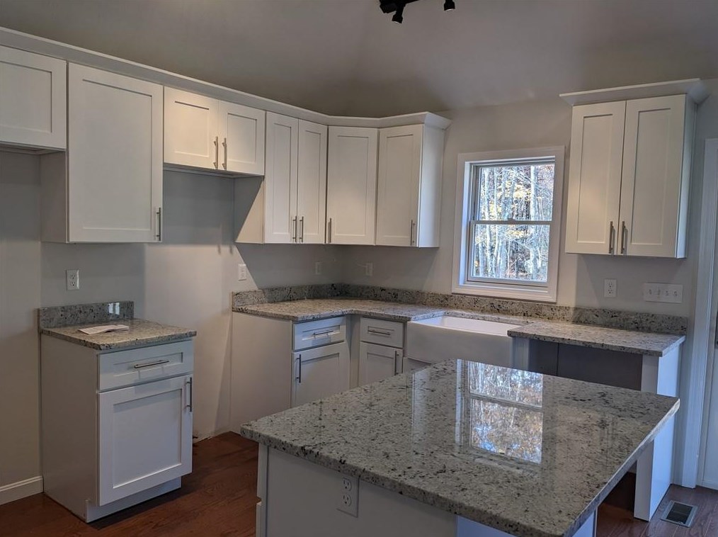 3 Ponderosa Ln, Glocester, RI 02859