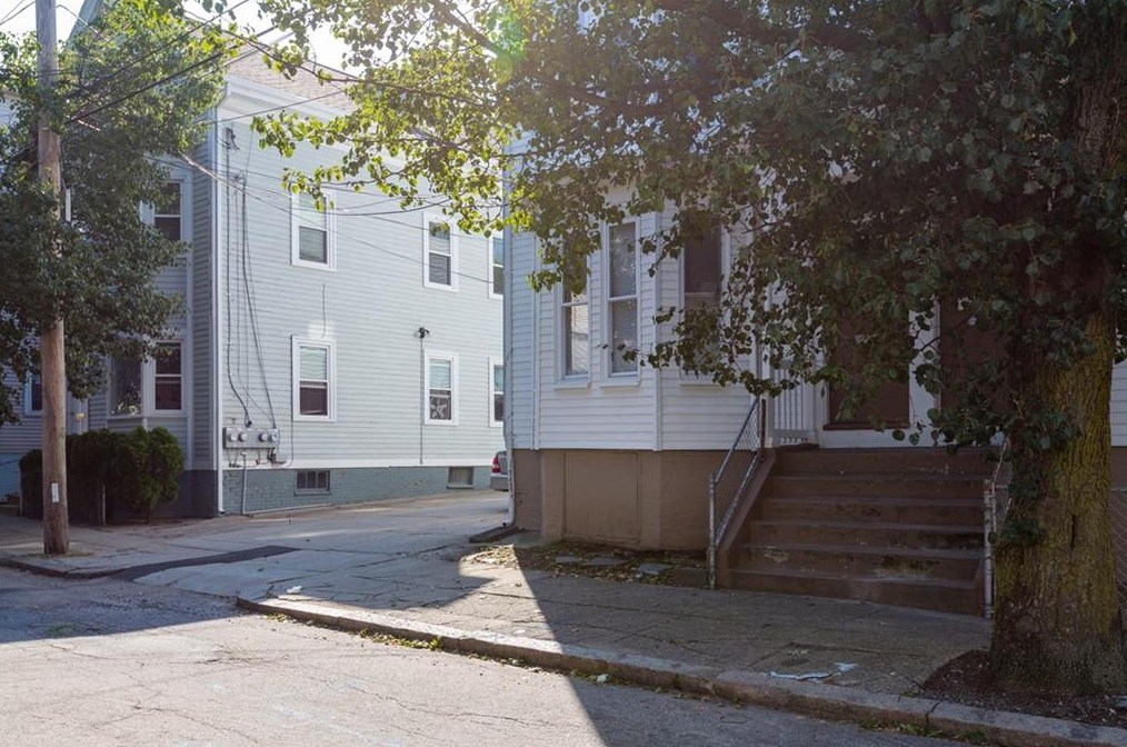 102 Penn St #3, Providence, RI 02909