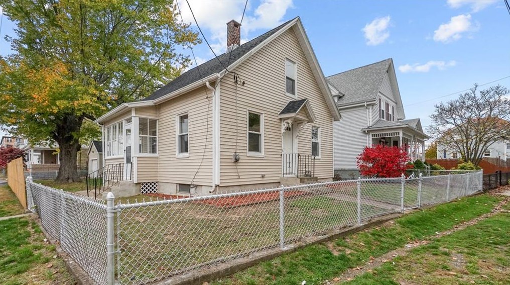 166 Webster St, Pawtucket, RI 02861-1018
