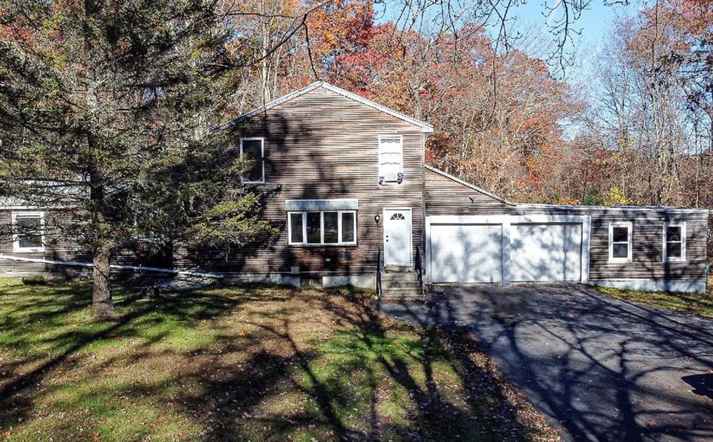 23 Rocky Hill Rd, Scituate, RI 02857-1237