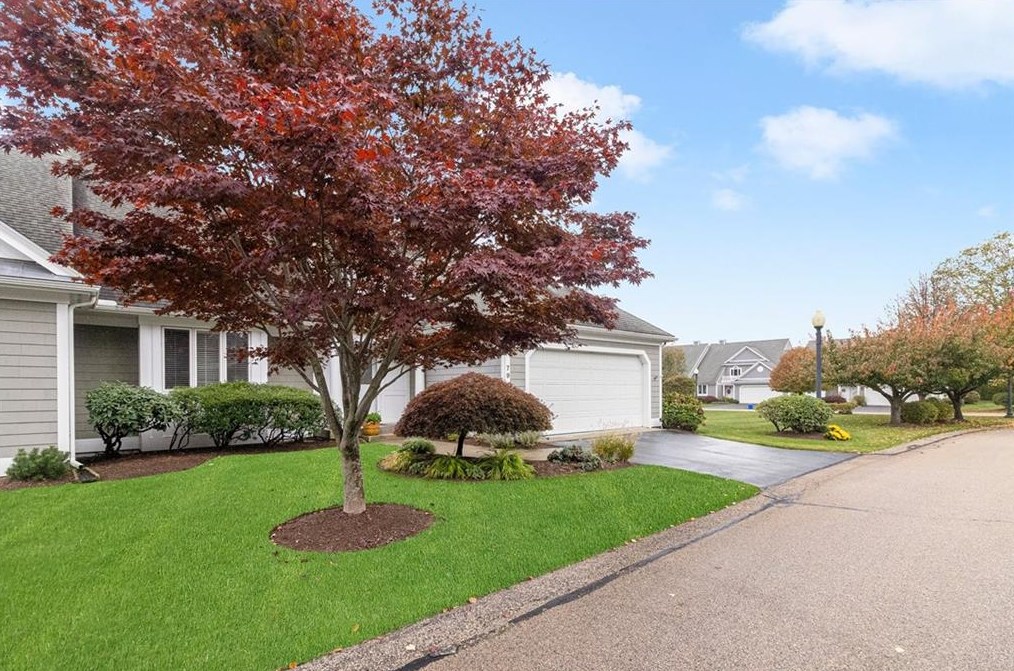 79 Woods Way, North Kingstown, RI 02852