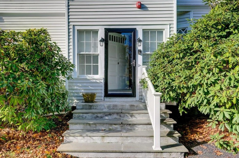 114 Girard Ave #4, Middletown, RI 02840