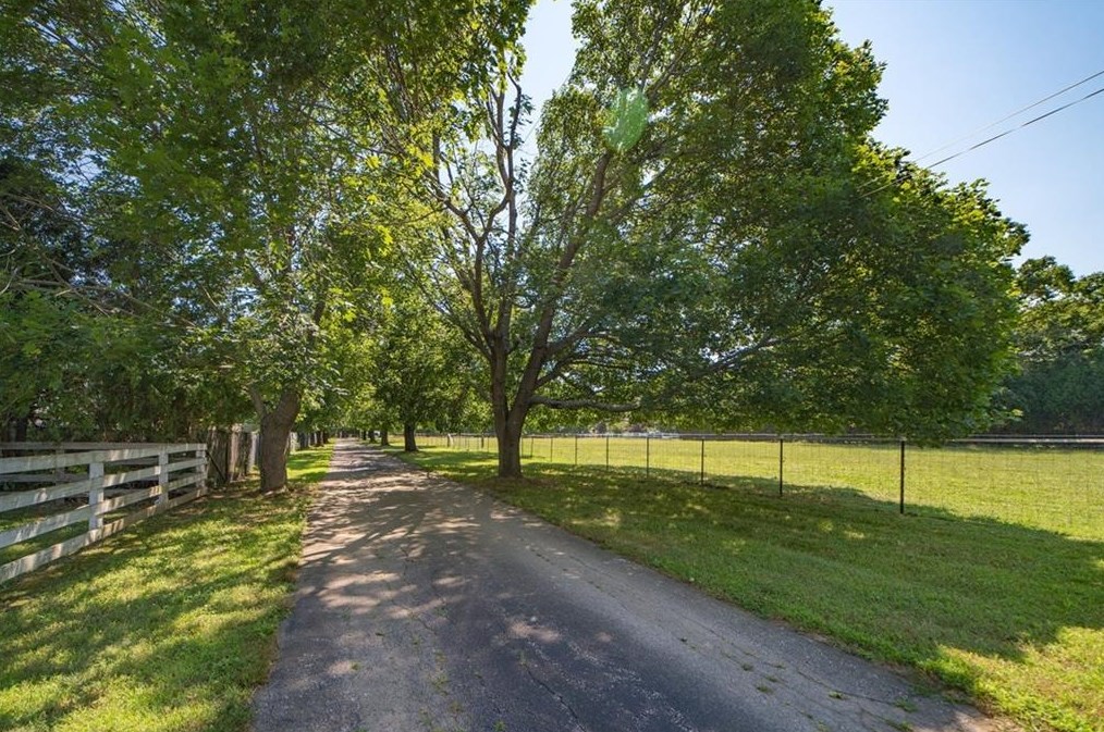 3921 Kingstown Rd, Richmond, RI 02892