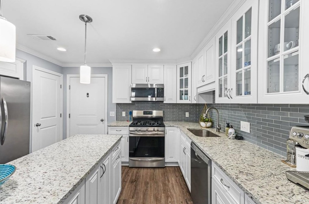 20 Saw Mill Drive #207, North Kingstown, RI 02852