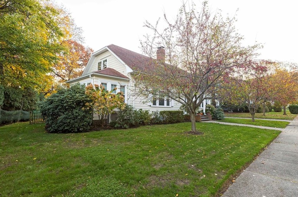 4 Parker St, Lincoln, RI 02865