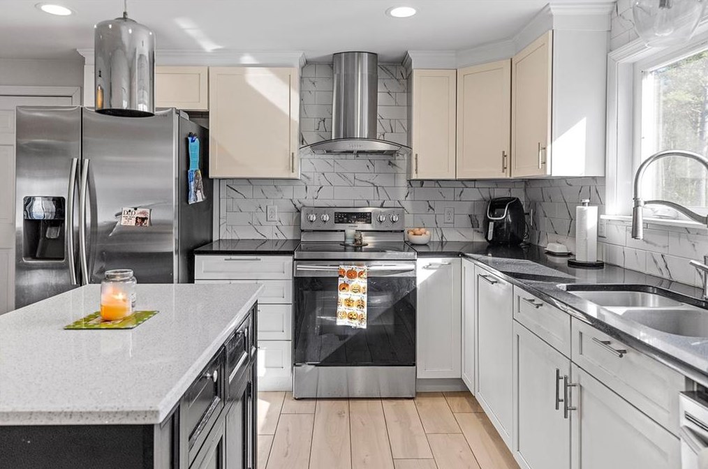 360 Matteson Rd, Scituate, RI 02831-1603
