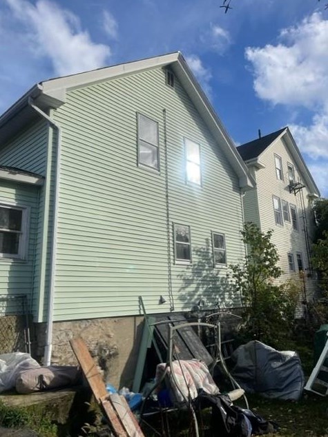 137 Division St, Woonsocket, RI 02895
