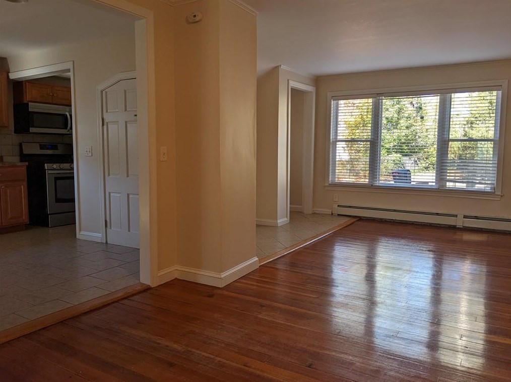 13 Howard St, Smithfield RI  02917-3639 exterior