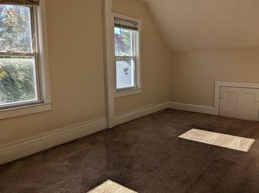 13 Howard St, Smithfield RI  02917-3639 exterior