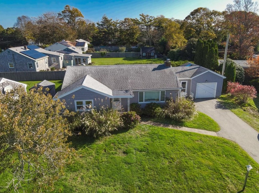 524 Wolcott Ave, Middletown, RI 02842
