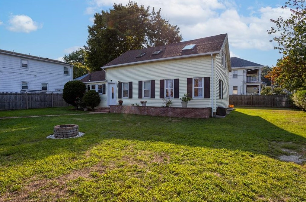 240 Sisson St, Providence, RI 02909