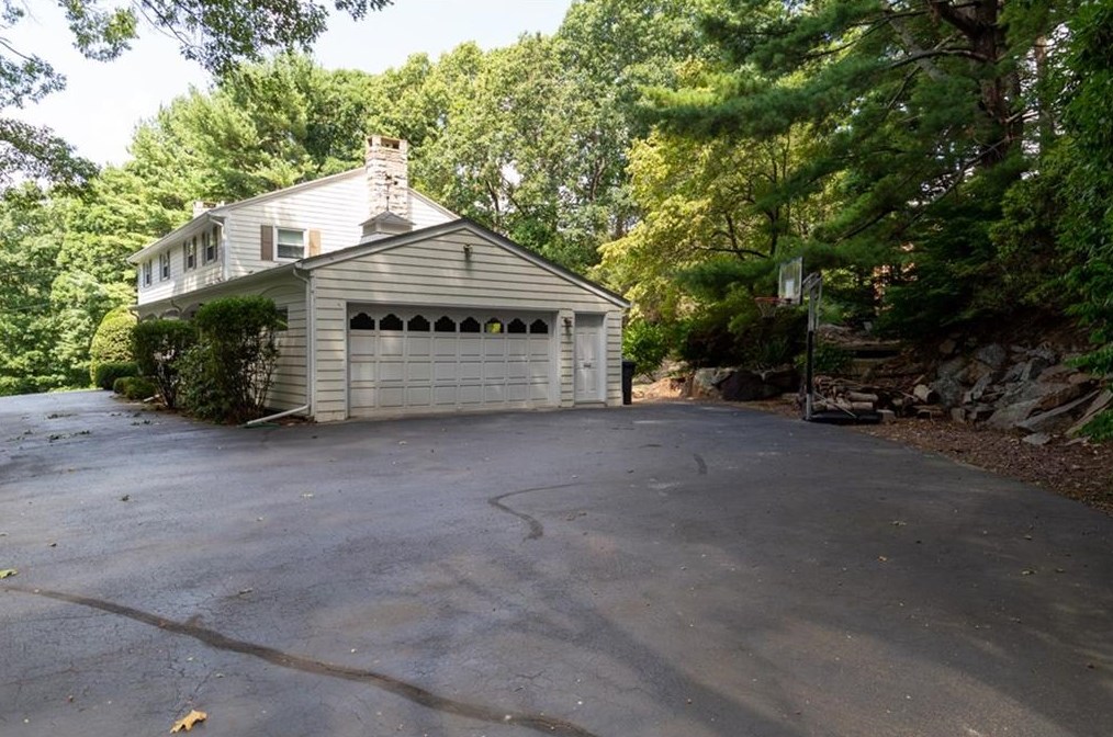195 Governors Dr, Warwick, RI 02818