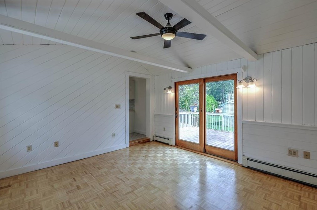 17 Clinton Ave, Scituate RI  02831-1721 exterior