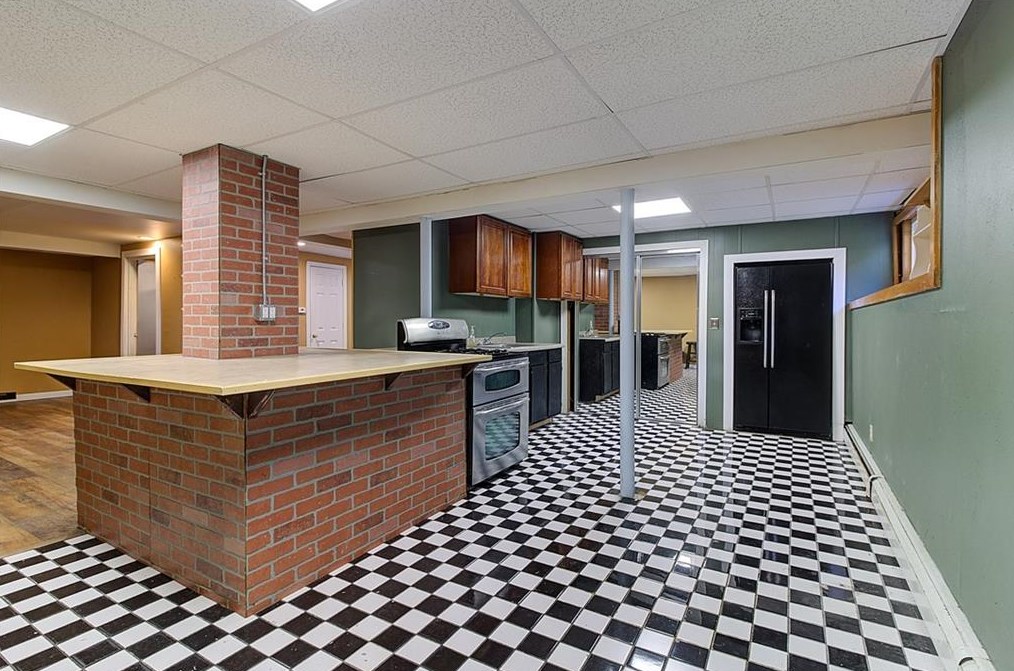 64 Lockwood St, West Warwick RI  02893-2109 exterior