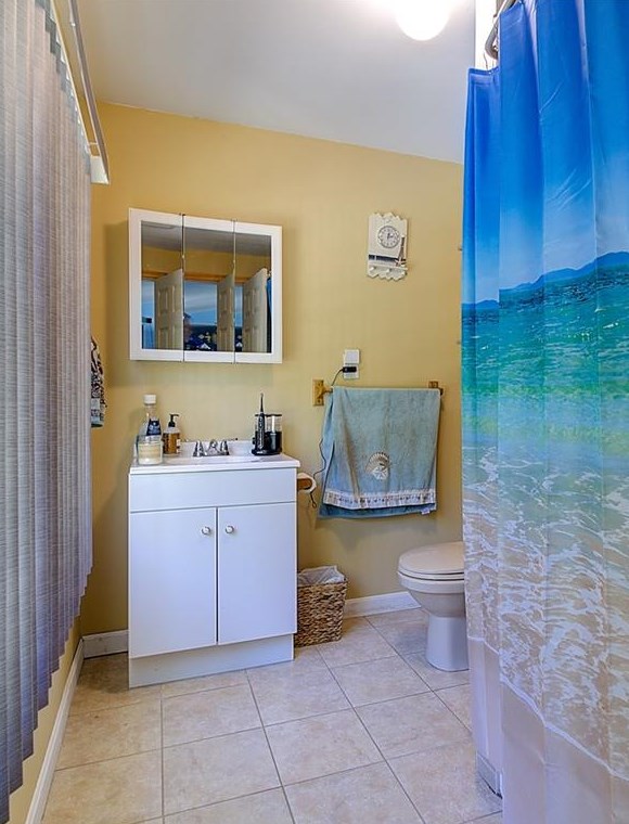 64 Lockwood St, West Warwick RI  02893-2109 exterior