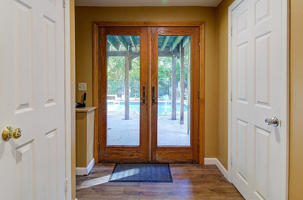 64 Lockwood St, West Warwick RI  02893-2109 exterior