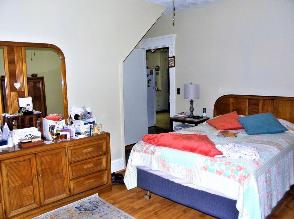 615 Wood St, Bristol RI 02809-2307 exterior