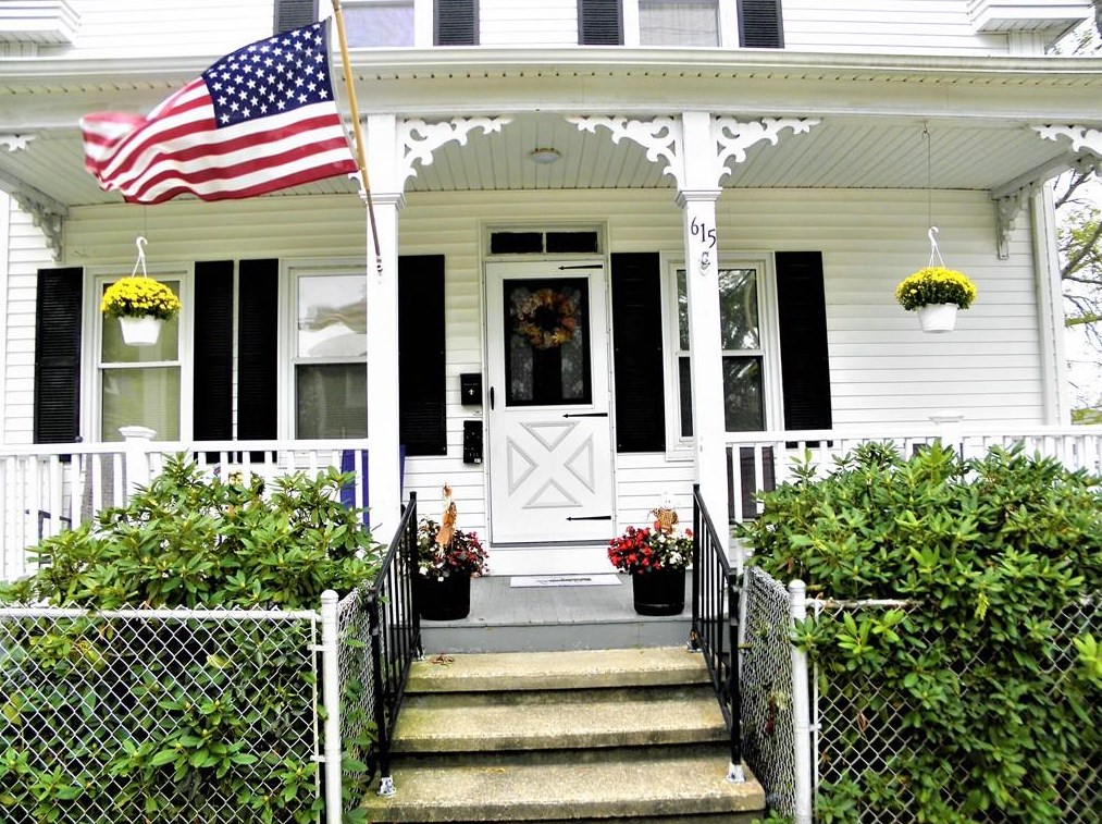 615 Wood St, Bristol, RI 02809