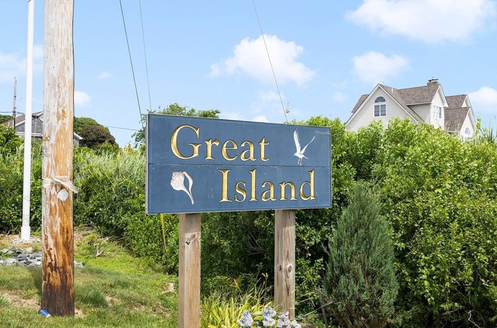 11 Scallop Shell Rd, South Kingstown, RI 02882