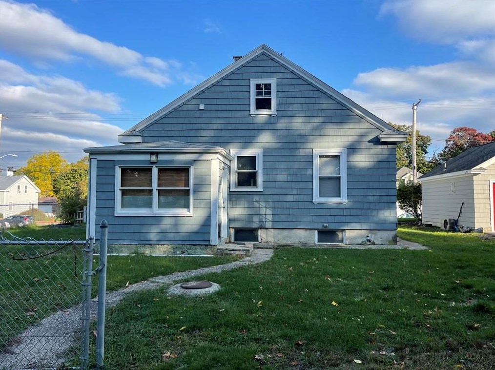 1566 Lonsdale Ave, Lincoln, RI 02865